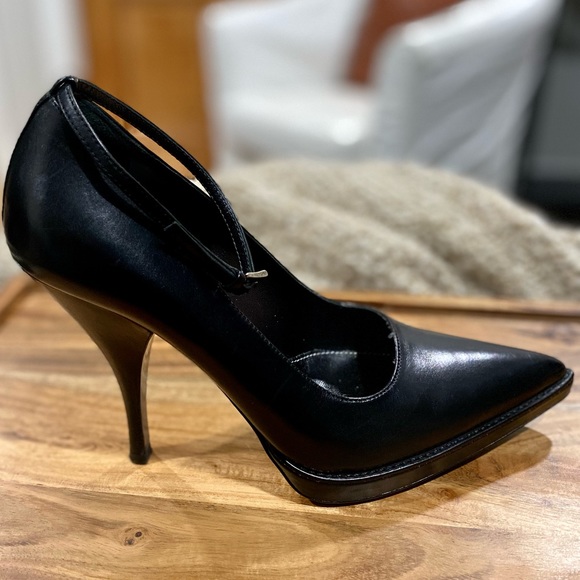 Prada Pre-Loved Ankle Strap Pointed Toe Vero Cuoio Black Shoes - Picture 7 of 16